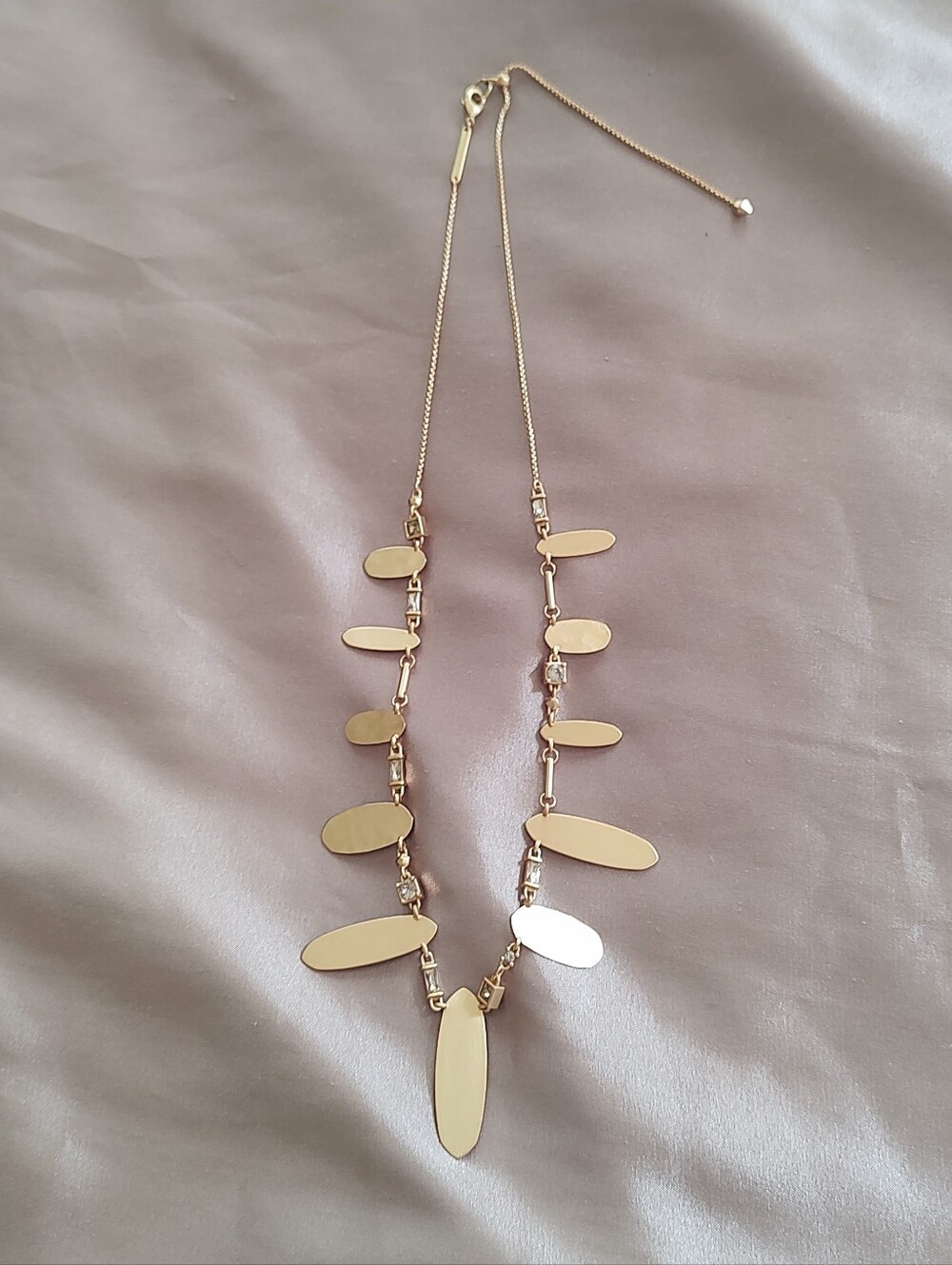 Kendra Scott Airella necklace